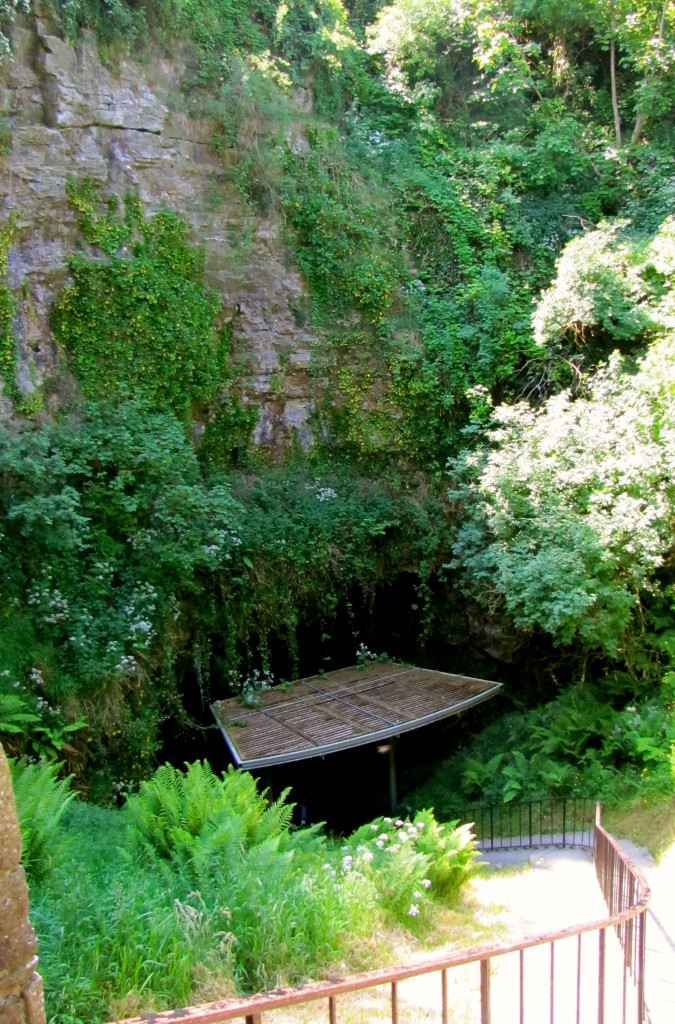 Without the little roof, there, you can see how this would look a little sinister. Especially with a large number of skeletons littering the caves.